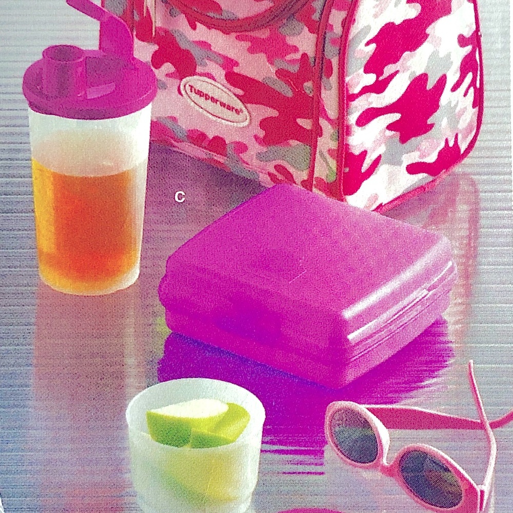 NWOT Tupperware Camouflage Lunch Set, 4 Pcs, Pink